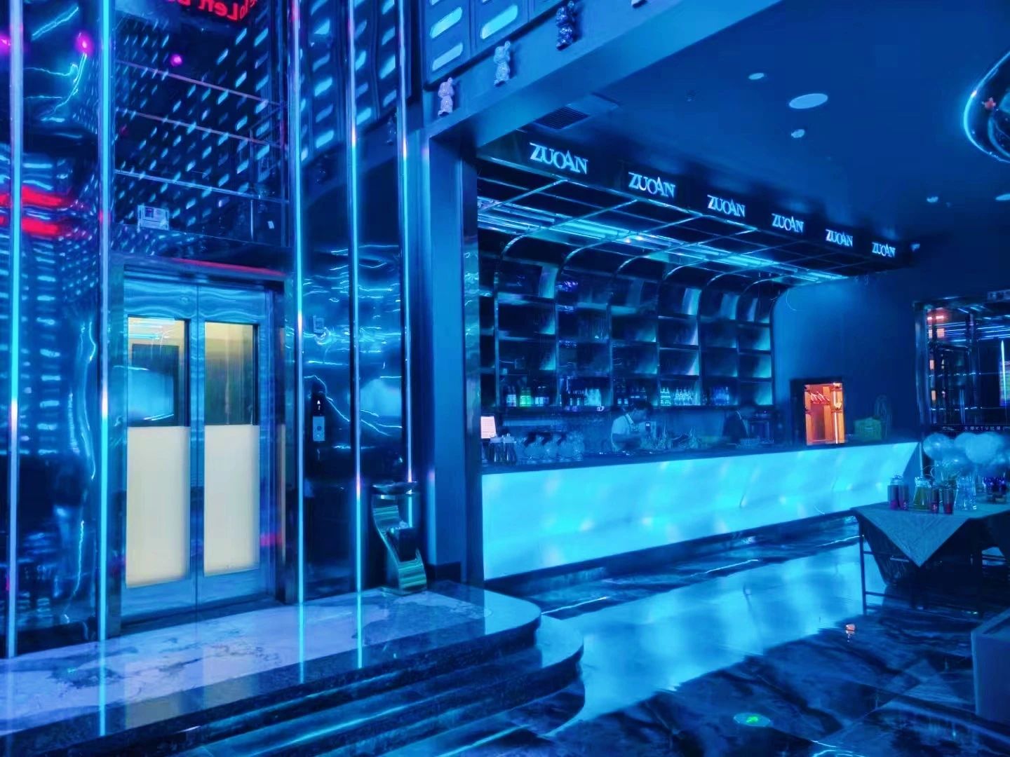 法立奥KTV电梯装潢